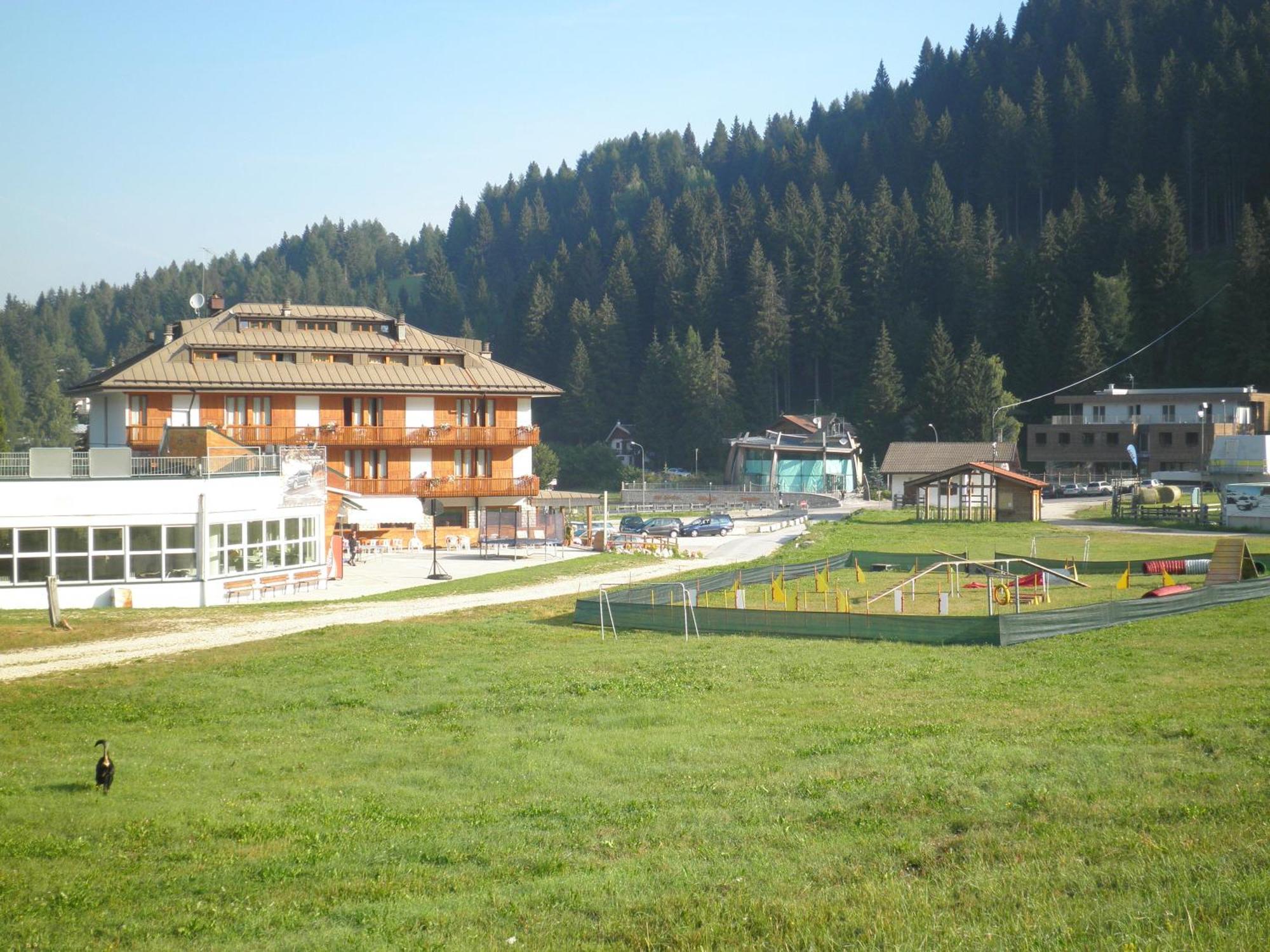 Hotel Cristallo Фольгария Экстерьер фото