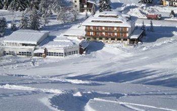Hotel Cristallo Фольгария Экстерьер фото