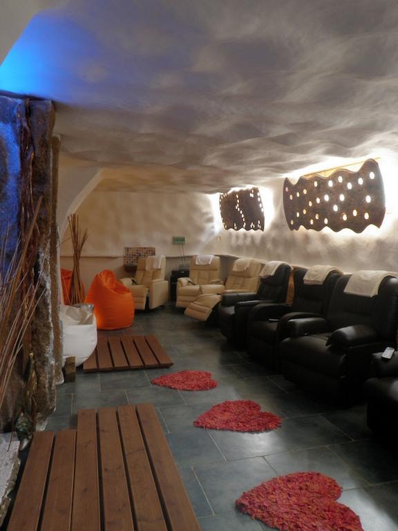 Hotel Cristallo Фольгария Экстерьер фото